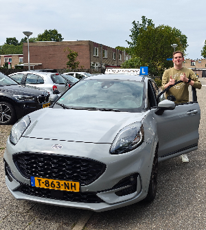 Simon v.d. Maas geslaagd